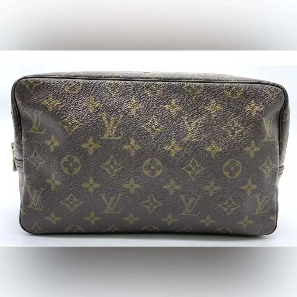 Authentic Louis Vuitton Monogram Trousse Toilette 28 Pouch